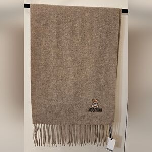 Moschino 100% Merino Wool Unisex Bear Embroidered Logo Scarf With Fringe Gray